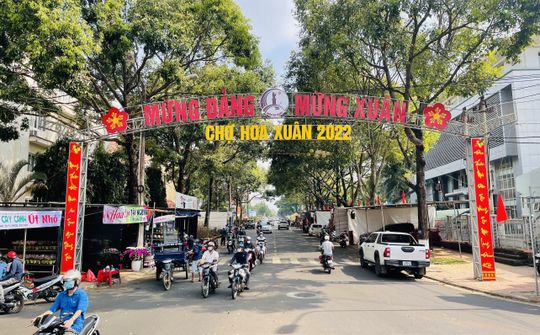Chợ hoa xuân Buôn Ma Thuột những ngày giáp Tết Nhâm Dần