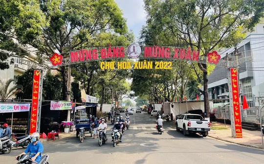 Chợ hoa xuân Buôn Ma Thuột những ngày giáp Tết Nhâm Dần
