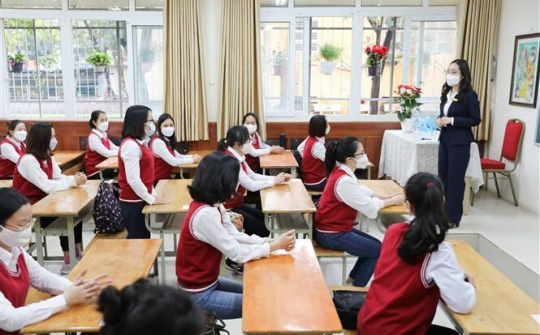 Chuẩn bị kỹ để học sinh trở lại trường, mở cửa du lịch an toàn