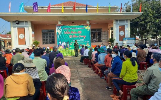 Gia Lai: "không để ai bị đói trong dịp tết " tại xã Ia Dom (Đức Cơ)