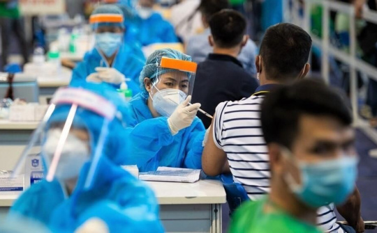 Thực hiện Chiến dịch tiêm chủng thần tốc vaccine mùa Xuân xuyên Tết