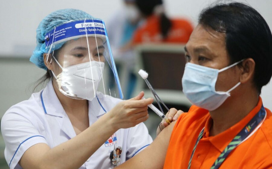 Hà Nội: Hơn 600.000 người đã tiêm mũi 3 vắc-xin Covid-19