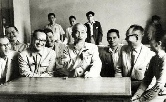 Phát huy vai trò của trí thức Việt Nam ở nước ngoài theo tư tưởng Hồ Chí Minh