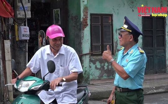 Một ngày theo chân những người “ăn cơm nhà vác tù và hàng tổng”