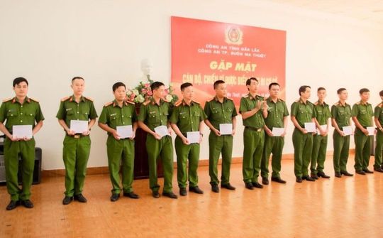 Đắk Lắk: 38 cán bộ, chiến sĩ Công an TP Buôn Ma Thuột được điều động đi cơ sở