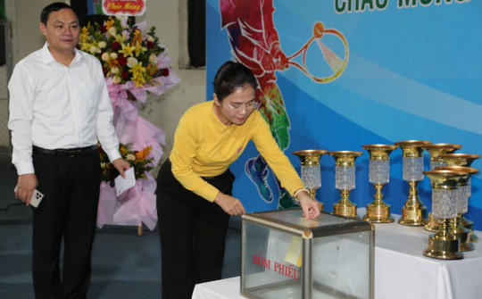 CLB Tennis Báo chí Nghệ An quyên góp hơn 120 triệu đồng ủng hộ vùng lũ