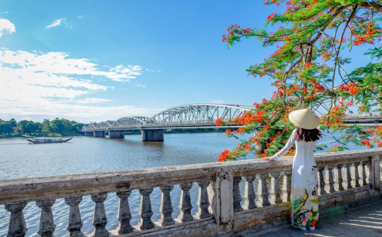 Tổ chức không gian cho các chức năng mang tính đặc thù của Thừa Thiên Huế