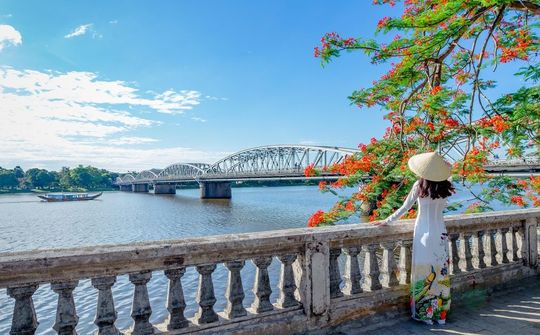Tổ chức không gian cho các chức năng mang tính đặc thù của Thừa Thiên Huế
