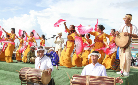 Đồng bào Chăm Ninh Thuận nô nức đón mừng lễ hội Katê 2022
