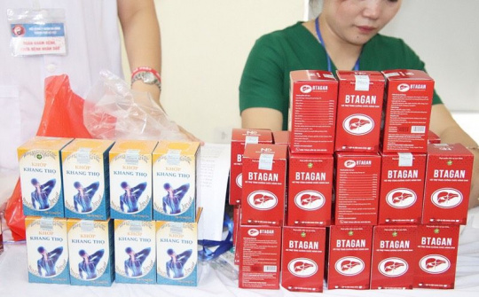 Dược Mỹ phẩm Nam Dương cùng UBND phường Kim Mã chăm sóc sức khỏe người cao tuổi