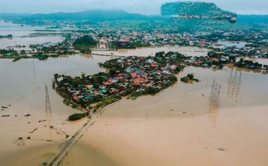 Nghệ An oằn mình trong cơn bão lũ