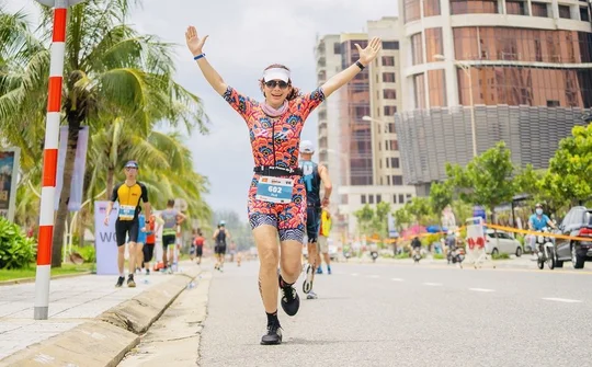 Golden Bees Racer đạt Top 3 số lượng người tham gia giải Marathon Long Biên