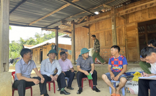 Ban đại diện NHCSXH tỉnh Đắk Nông làm việc tại xã Quảng Hòa