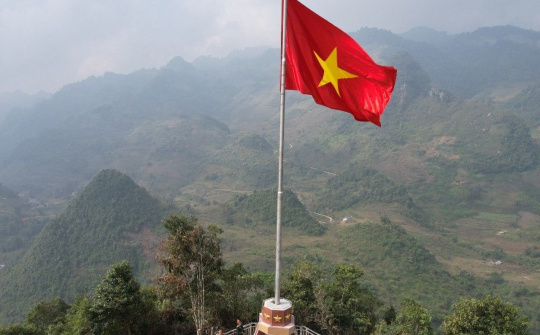 Mường Khương: Lễ thượng cờ Tổ quốc trên đỉnh núi Cô Tiên