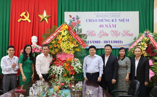 Đắk Lắk: Thường trực Tỉnh ủy thăm, chúc mừng các cơ sở giáo dục nhân Ngày Nhà giáo Việt Nam