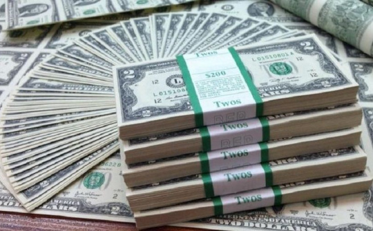 Ngân hàng Nhà nước tiếp tục giảm giá bán USD