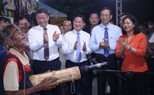 Ninh Thuận - trao tặng danh hiệu vinh dự Nhà nước “Nghệ nhân ưu tú” cho 5 nghệ nhân