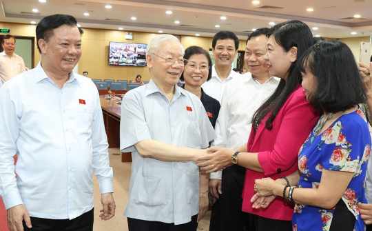 Sự phát triển tư duy lý luận của Đảng về xây dựng đội ngũ cán bộ trong thời kỳ đổi mới