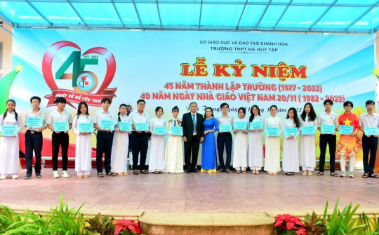 Trường THPT Hà Huy Tập (Khánh Hòa): 45 năm phát triển sự nghiệp “trồng người”
