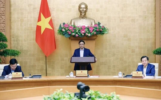 Tập trung giải quyết những khó khăn cho doanh nghiệp và người dân