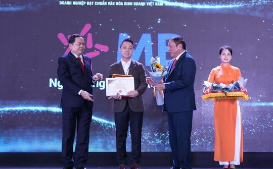 MB được vinh danh “Doanh nghiệp đạt chuẩn văn hóa kinh doanh Việt Nam” 2022