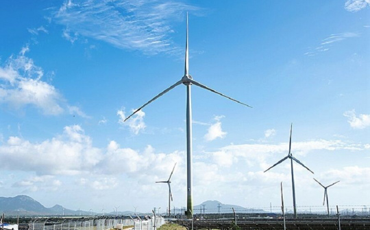 Bộ Công Thương: Đề xuất dừng cấp chủ trương đầu tư dự án điện gió, điện mặt trời chưa triển khai