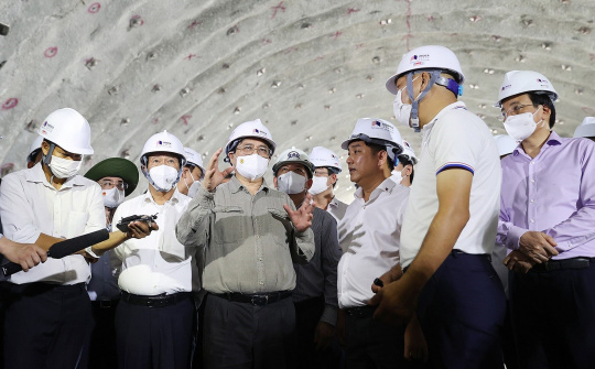 Kinh tế Việt Nam năm 2021 và triển vọng năm 2022