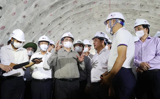 Kinh tế Việt Nam năm 2021 và triển vọng năm 2022