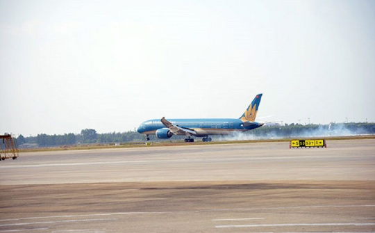 Tạm đóng cửa một đường băng sân bay Tân Sơn Nhất từ ngày 21/2