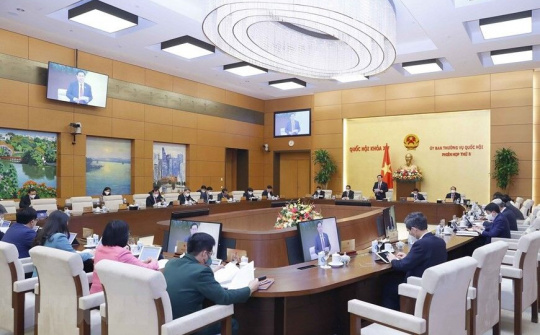 Khai mạc Phiên họp thứ 8 của Ủy ban Thường vụ Quốc hội