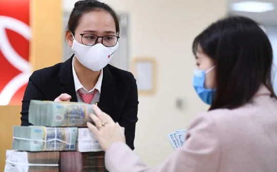 Lãi suất liên ngân hàng tăng mạnh trước nhu cầu cao về tín dụng