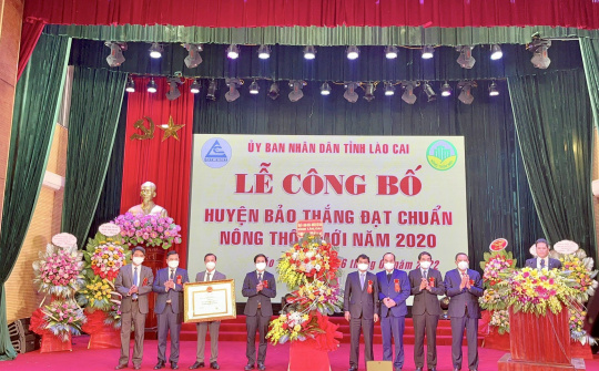 Lào Cai công bố huyện đầu tiên đạt chuẩn nông thôn mới