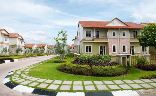 Giao dịch nhà đất giảm sâu, huy động vốn bất động sản vẫn giữ “nhiệt”