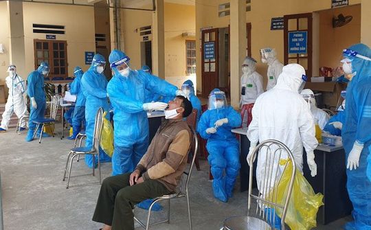 Lào Cai: Số ca mắc COVID-19 tăng mạnh, thích ứng linh hoạt nhưng không chủ quan