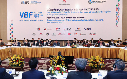 Thủ tướng dự phiên cấp cao Diễn đàn Doanh nghiệp Việt Nam