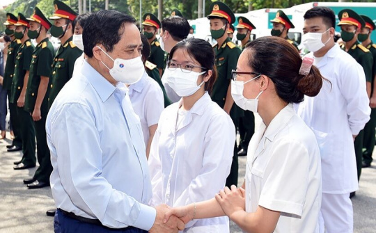 Thủ tướng chỉ đạo khẩn về tiêm vaccine và đẩy mạnh phòng, chống COVID-19