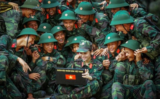 Chính sách đối với quân nhân chuyên nghiệp, công nhân, viên chức quốc phòng chuyển ngành, thôi việc