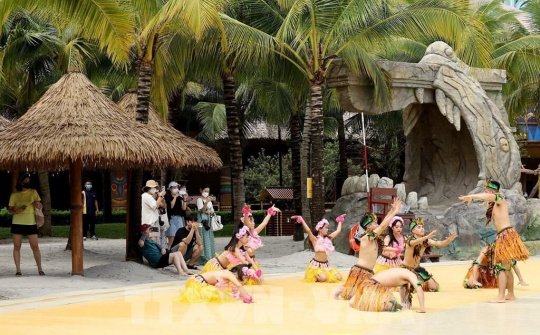 Khách quốc tế đến Việt Nam trong tháng 2 tăng gần 50%