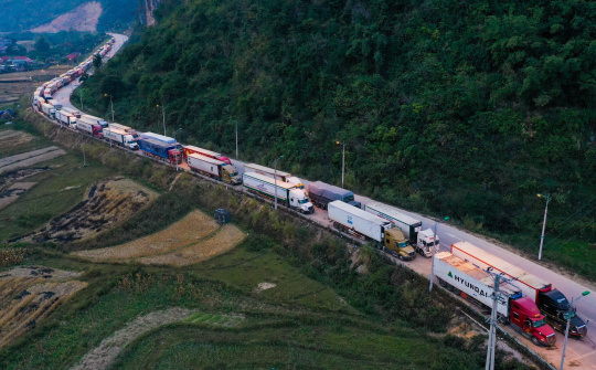 Điều phối hợp lý phương tiện vận tải lên cửa khẩu, tránh ùn tắc