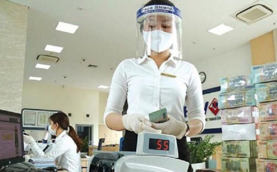 Thu ngân sách tháng đầu năm 2022 giảm dù thu từ dầu thô, xuất nhập khẩu tăng