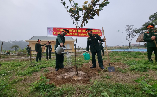 Thực hiện “Tết trồng cây” ở Cục Hậu Cần Quân Khu 4