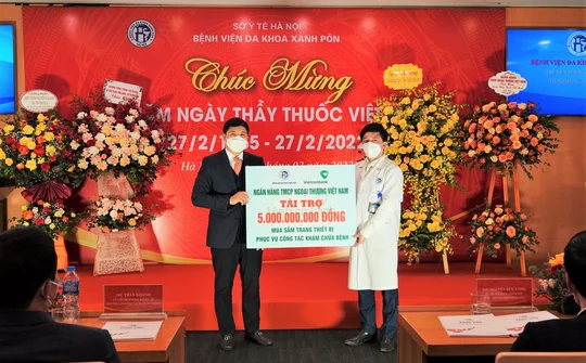 Vietcombank trao tặng 5 tỷ đồng cho Bệnh viện Đa khoa Xanh Pôn