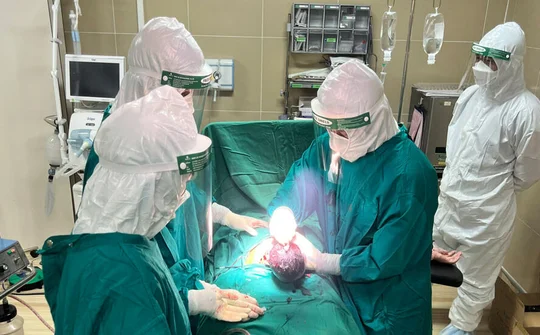 Đón con của sản phụ mắc Covid-19 chào đời trong năm mới Nhâm Dần