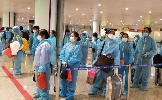 Bộ Y tế lấy ý kiến nới lỏng yêu cầu phòng, chống dịch với người nhập cảnh