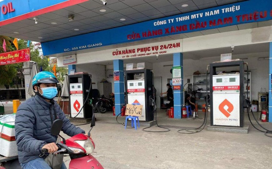 Giá xăng tăng “sốc” lên 29.824 đồng/lít, phá kỷ lục lịch sử