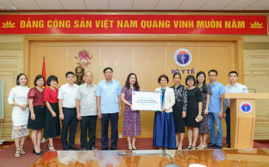 Sao Thái Dương ủng hộ hơn 150 tỷ chống dịch