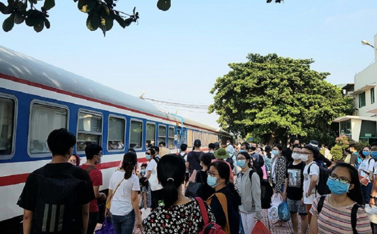Chạy thêm nhiều tàu khách dịp cuối tuần và giỗ Tổ Hùng Vương