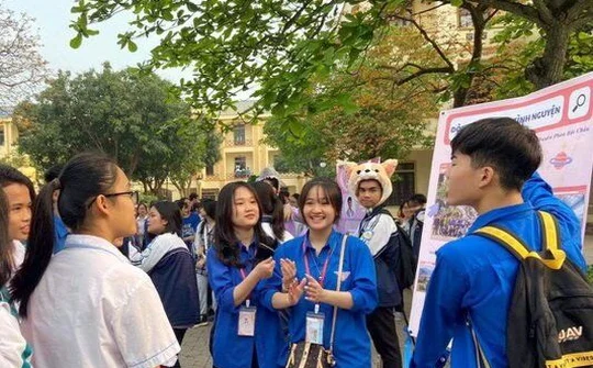Khơi gợi xúc cảm nhân văn và thẩm mỹ sâu sắc từ đề thi HSG ngữ văn
