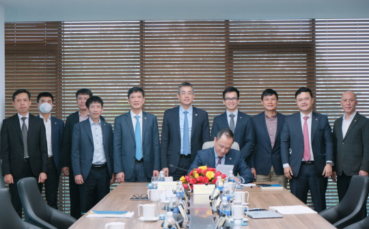 Vietnam Airlines và UBND tỉnh Hòa Bình ký kết hợp tác toàn diện giai đoạn 2022 - 2026