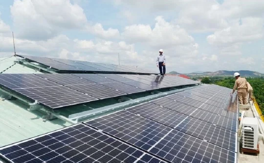 Bộ Công Thương: Có sai sót trong phát triển ồ ạt điện mặt trời